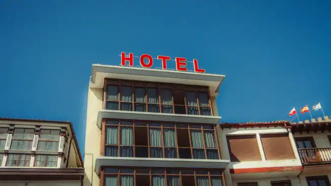 how to price a hotel room